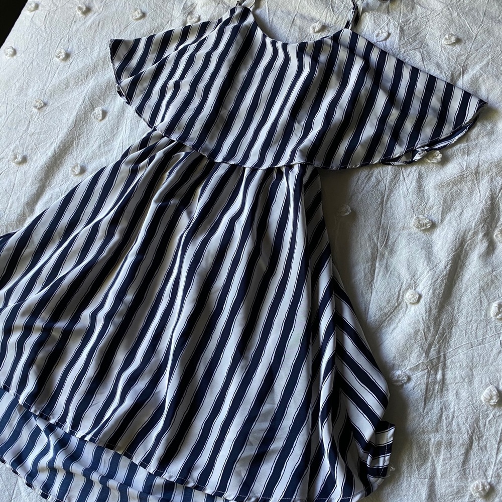 Forever21 Navy/White back cut out dress